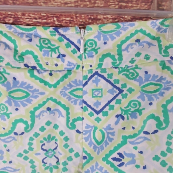 Harold's Multicolored Geometric skorts NWOT - Picture 4 of 4